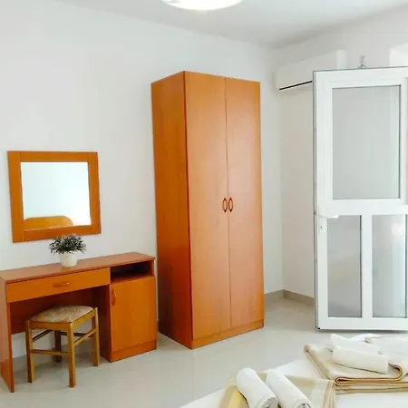 Old House Kate Cakelic Apartment Zuljana